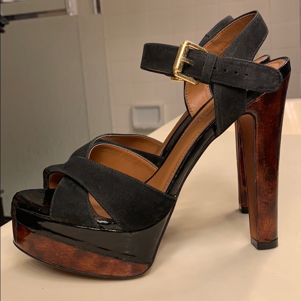 Arezzo patent Black/Tortoise Platforms, Sz 7